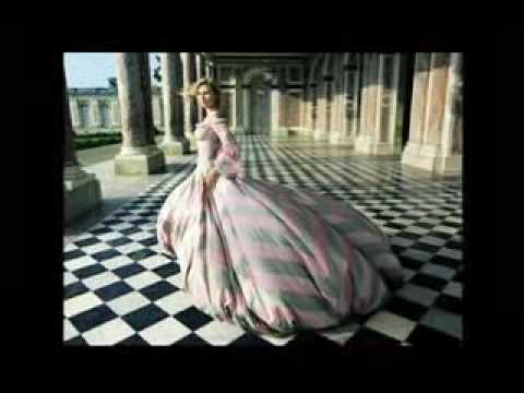 download lagu mp3 mp4 Kirsten Dunst Vogue Marie Antoinette, download lagu Kirsten Dunst Vogue Marie Antoinette gratis, unduh video klip Kirsten Dunst Vogue Marie Antoinette