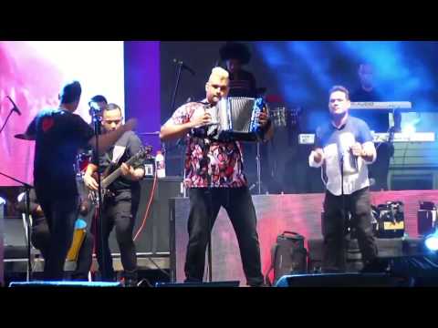 Mujereando - Martin Elias & Rolando Ochoa