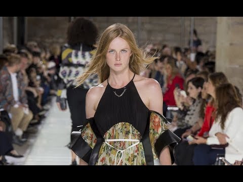 LOUIS VUITTON Highlights Spring Summer 2018 Paris - Fashion Channel