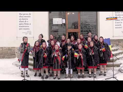 Grupul folcloric „Bilcuța” - Cântă cucul, bată-l vina