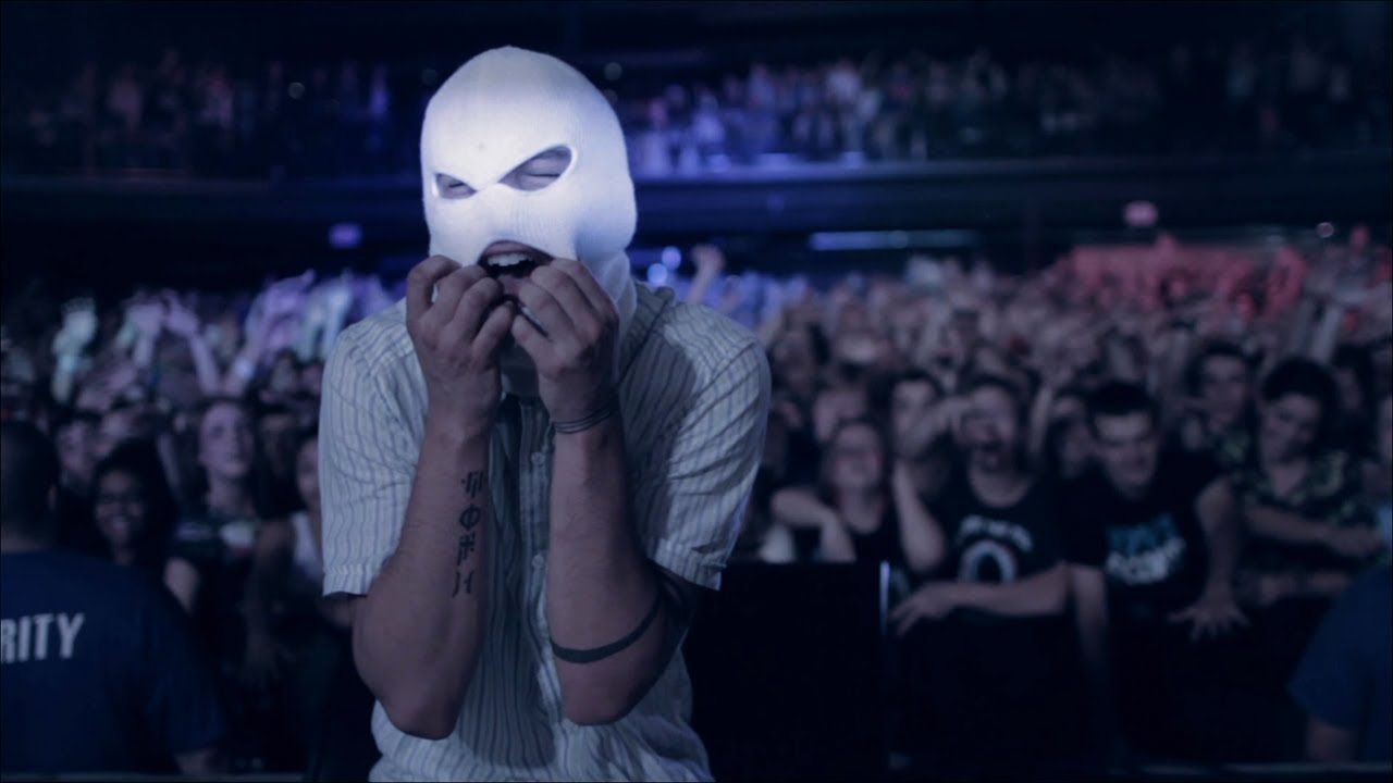 twenty one pilots: Car Radio [OFFICIAL VIDEO] - YouTube