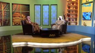 صورة من دخل المسجد ورأى الصف قد اكتمل فهل يصلي وحده خلف الصف ؟ | الشيخ خالد الفليج