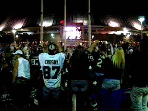 Pens-Flyers Game 2, crowd reacts to Malkin's game-tying goal