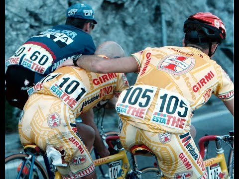 GIRO D'ITALIA 1997 MARCO PANTANI CADE LUNGO LA DISCESA DEL VALICO CHIUNZI