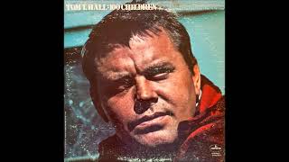 Tom T. Hall - Mama Bake A Pie (Daddy Kill A Chicken)