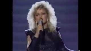 Bonnie Tyler - Total Eclipse of the Heart (Official Music Video)