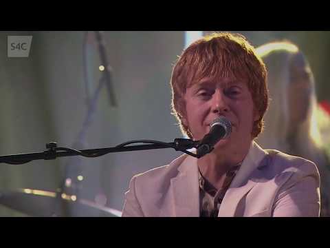 Carwyn Ellis & Rio 18 - Ymosodwyr Anweledig | Lleisiau Eraill