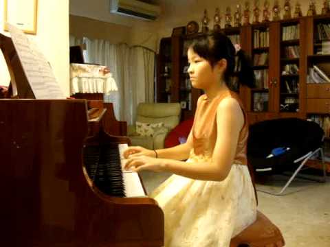 1996 and 2011 - 2012 ABRSM Piano Exam Grade 1 A:3, James Hook (1746-1827) Gavotta Op.81,No.3 ~ 浿芷