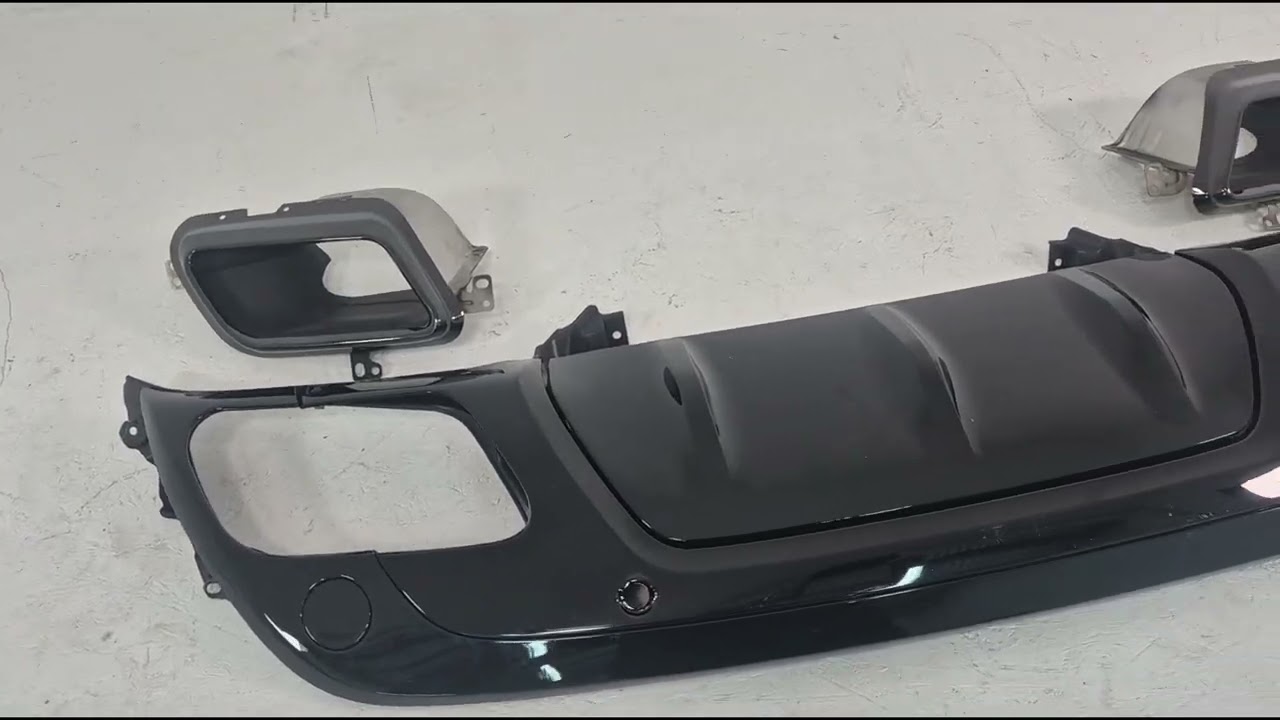 Range Rover Velar 2017– Aizmugurējā bampera difuzors ar izpūtēja uzgaļiem Black Video 1