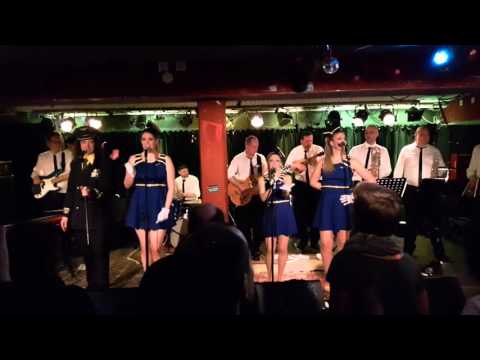 Die Blumen sind für Sie, Herr Polizist - SpVgg Linden-Nord