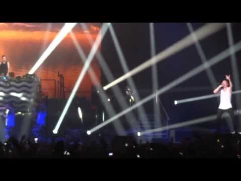 Macklemore & Ryan Lewis - Can't Hold Us Rappel (Live)