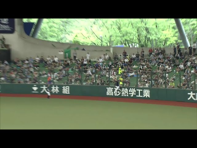 【7回裏】鳥人? いや超人!! バファローズ・糸井 大飛球をジャンピングキャッチ!! 2016/7/9/ L-Bs