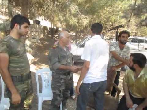 زيارة تفقدية  أجراها العميد مصطفى الشيخ في أحد حواجز الجيش الحر في ريف إدلب الشمالي