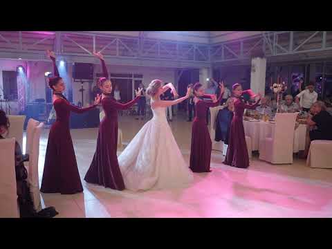 Traditional Armenian Bride Dance - Wedding Jan and Kristine - Harsnapar (Հարսնապար)