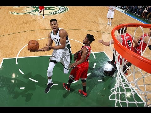 Highlights: Giannis 22 Points vs. Bulls | 3.26.17