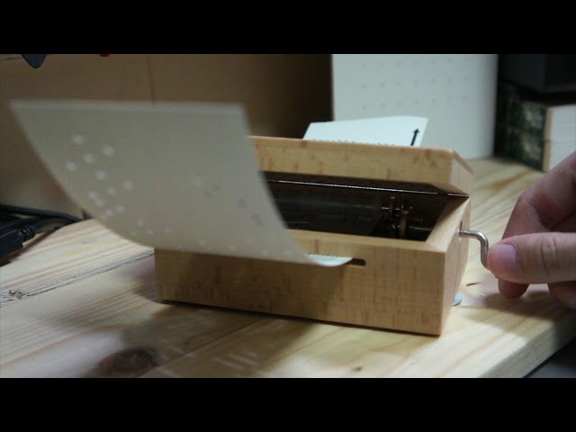 Vídeo relacionado con Wingostore 30 Notes Hand Crank Music Box Movement with Copper Gear DIY Make Your Music Tool Kit (CopperGear)