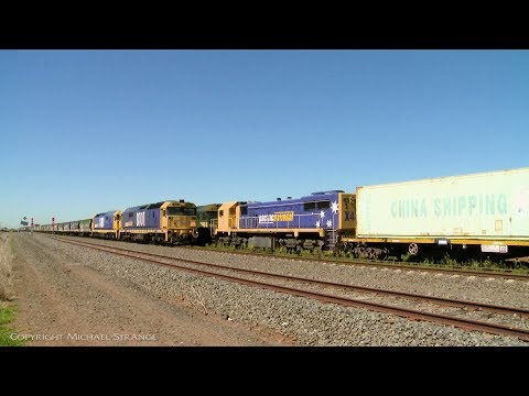 7731V Grain Train Crosses 7904V Containers (1/10/2019) - PoathTV Australian Railways