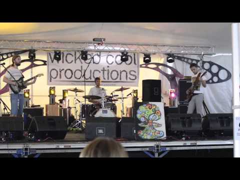 The Mushroom Cloud - Hustle Up! [HD] 8-23-2014 @ Bella Terra; Stephentown, NY