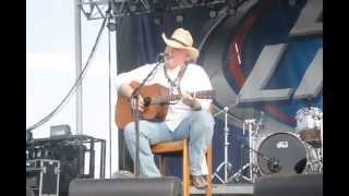 Dallas Wayne, "There's Not a Dry Eye in the Place" (Willie Nelson's 4th of July Picnic 2013)