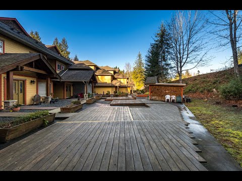 The Executive at the Creek in Ladysmith - The Agency