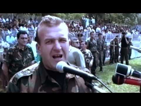 05.08.1994. - Postrojavanje zarobljenih autonomaša na stadionu u Bihaću