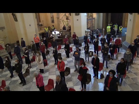 Coronavirus, Fase 2: la prima messa d'Italia dopo il lockdown inizia 50 secondi dopo mezzanotte