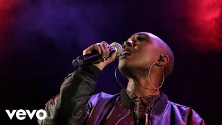 Laura Mvula - Same Old Mistakes (Tame Impala &amp; Rihanna cover in the Live Lounge)