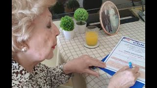 Más de 30 ancianos de una residencia valenciana hacen un ‘videodiario feliz’