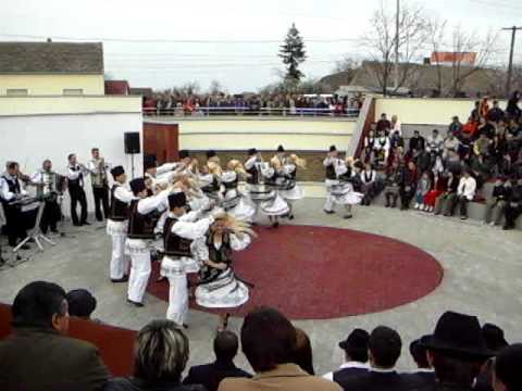 Ansamblul Timisul  in spectacol la Santana, jud Arad - Contratimp