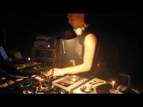 Bunkertanzwut 2011 Schollbach Erding DJ Flatliner live