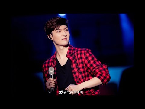 EXO YIXING & Fans sweet moments