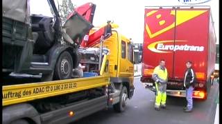 preview picture of video 'Unfall Kleintransporter LKW auf der BAB 72 12.11.2001'