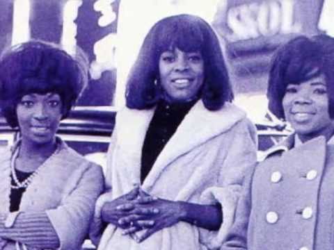 He Doesn't Love Her Anymore - Martha & The Vandellas