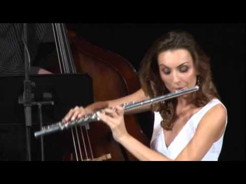 A nő ezer arca Szűcs Nóra fuvola estje 7. A.Piazzolla: Egy tangó története
