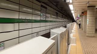 神戸市営地下鉄６０００系　大倉山駅到着