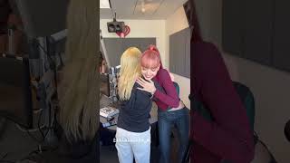 Download lagu LISA ON RADIO INTERVIEW AND HUGS HER FANS #lisa #lalisa #radio #interview #fans #hugs #shorts #short mp3
