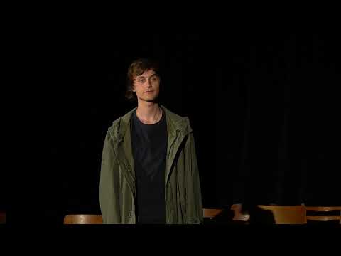 Pomôžte hercom zo zbombardovaného divadla v Mariupole