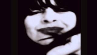 Treza Bettencourt singing Dream a Little Dream cover of Mama Cass Eliot