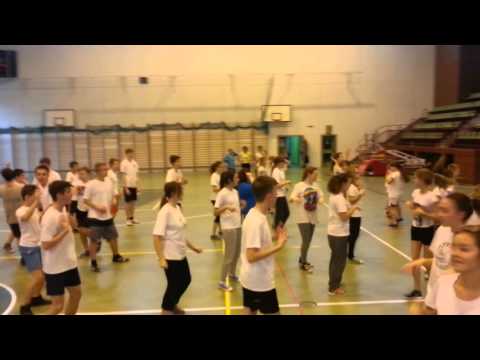 Zumba na lekcji w-f w ZS nr 28 w Bydgoszczy