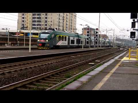 ETR425 031+037 Trenord - Milano Greco - 30/12/2022