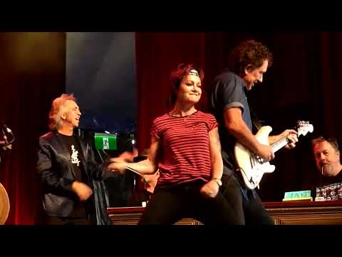 Ian Moss & Friends on RocKwiz Live @ Byron Bay Bluesfest 2019