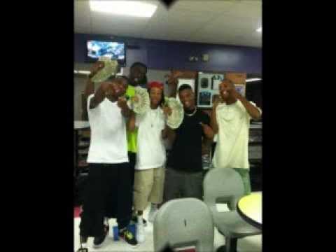 Fast Cash ft. Bear Bizzle - Getin It