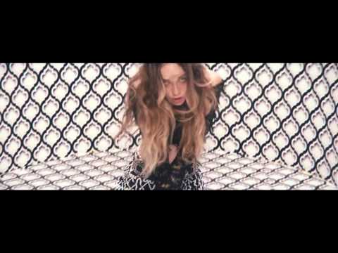 Adriana Mezzadri - Marcas De Ontem (Official Video)