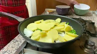 Patatas a lo pobre con huevos fritos buenísimas receta facil