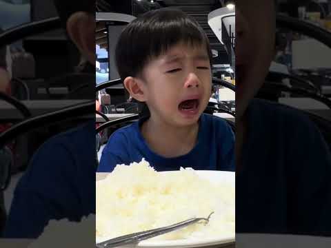 Bros try sharing white rice 🍚