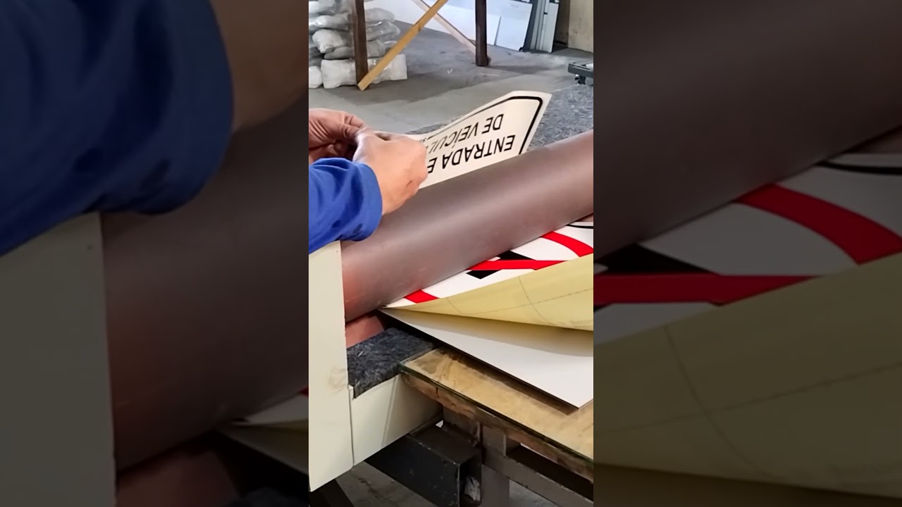Adesivando placa de sinalização com laminadora a frio #shorts