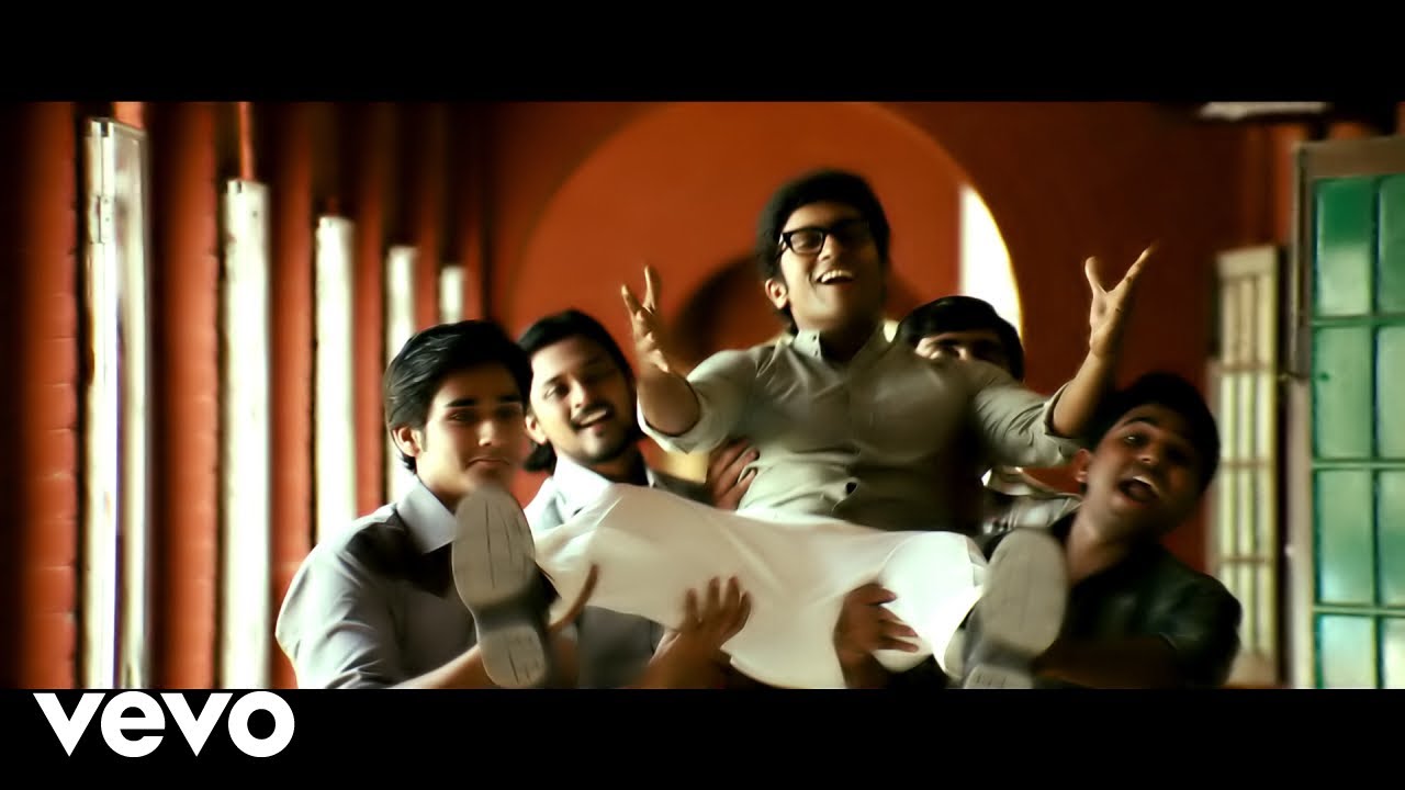Mundhinam Parthene song lyrics