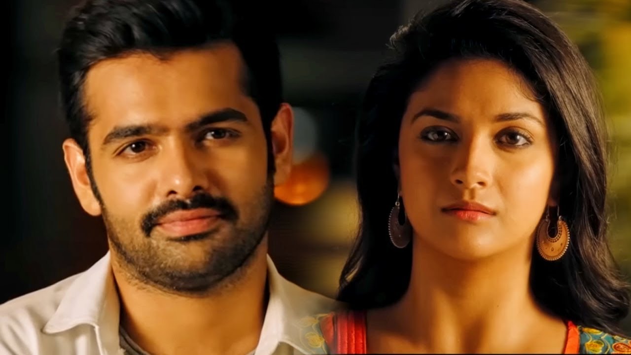 कीर्ति सुरेश राम पोथनेनी से मिलके बहुत खुश होती है l The S