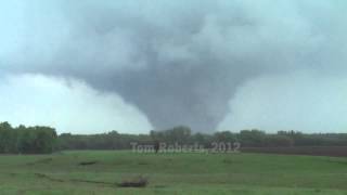 preview picture of video 'April 14, 2012 long-track tornado'