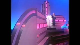 Cilla Black  on Ray Martin Show singing Streets of London